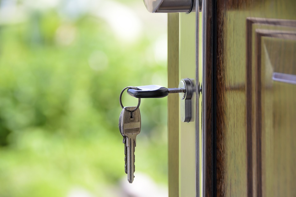 Factors to Consider When Buying a Condo in Toronto post thumbnail image